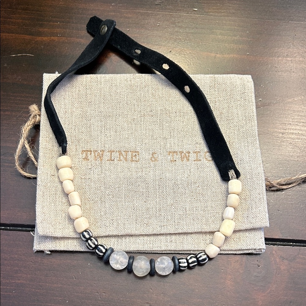 Twine & Twig slim choker necklace worn once